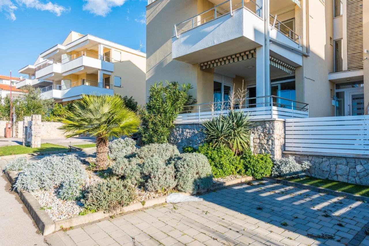 Vile Sunca Novalja Exterior photo